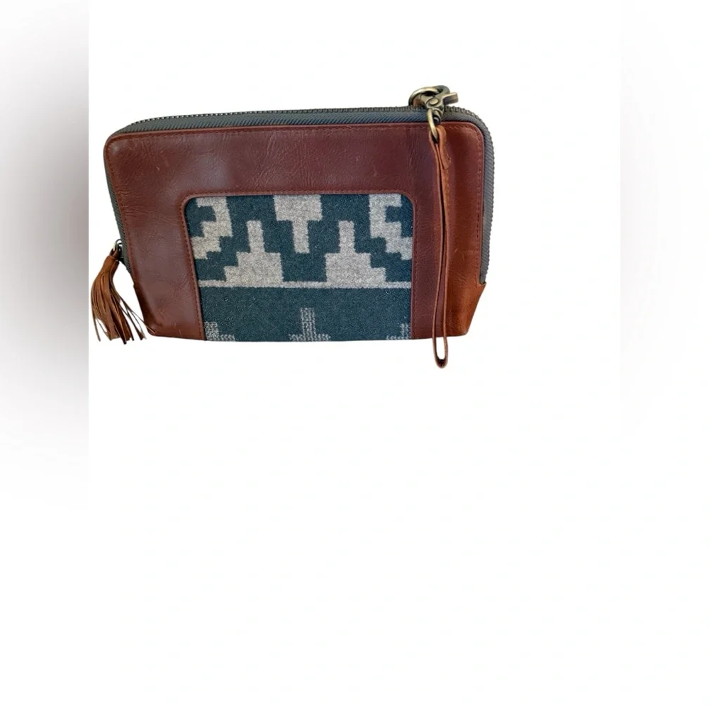 Pendleton Wool Wristlet Leather Zip Pouch Southwestern Geometric Pattern - Picture 1 of 4